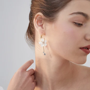 Xinwei uhani 2020 novo preprost cvet uhani za ženske akril obesek, uhani nakit darilo