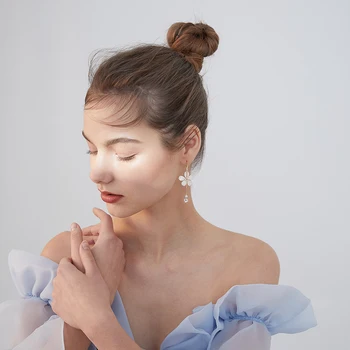 Xinwei uhani 2020 novo preprost cvet uhani za ženske akril obesek, uhani nakit darilo