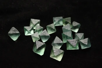 50-100 g Naravne Crystal Fluorite Octahedron Surovega Kamna Rude Obesek Fluorite Octahedron Obesek Raw Gemstone Doma Dekoracijo D3