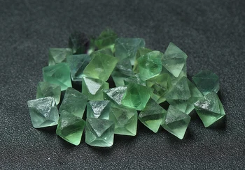 50-100 g Naravne Crystal Fluorite Octahedron Surovega Kamna Rude Obesek Fluorite Octahedron Obesek Raw Gemstone Doma Dekoracijo D3