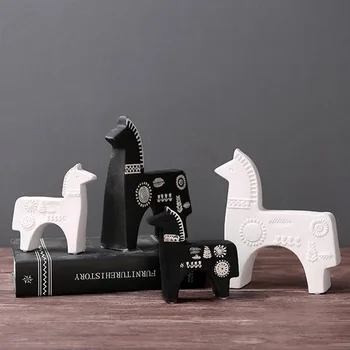 Skandinavski Slog Bela Črna Keramična Konj Figurice Letnik Živali Kipi za Dekoracijo Doma Pravljice Pribor Vrt 13 cm 20 cm